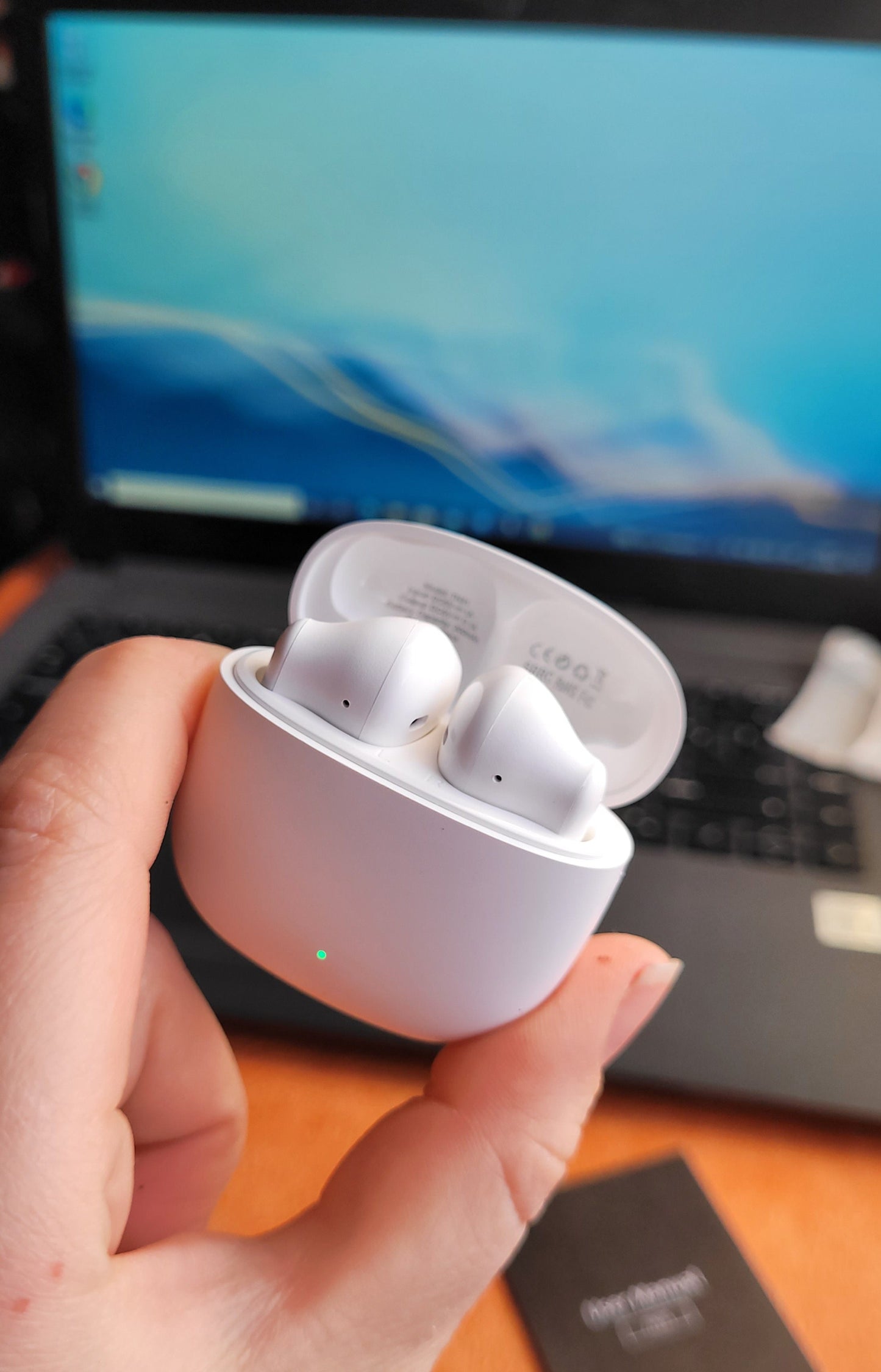 Audífonos inalámbricos estilo AirPods