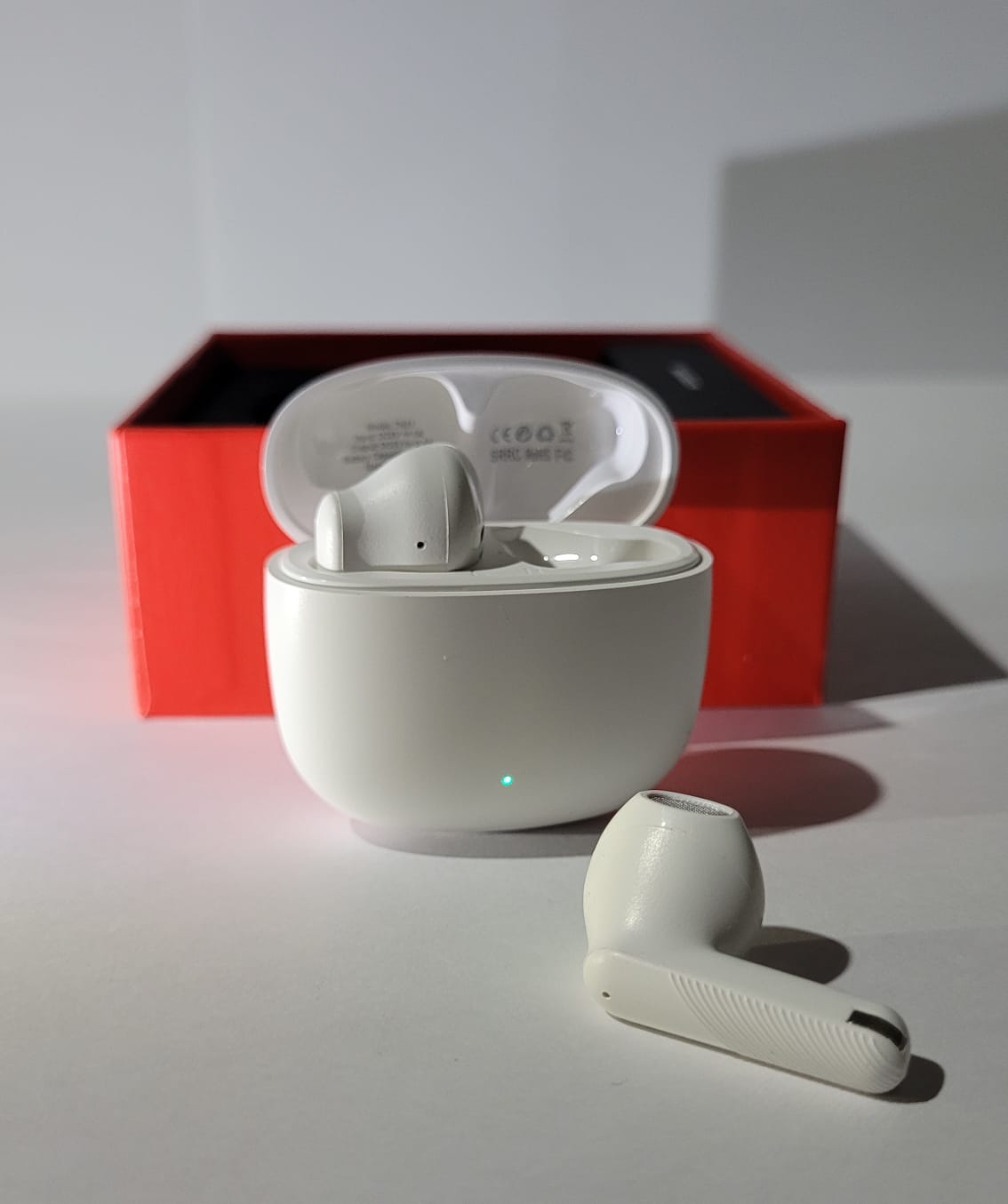 Audífonos inalámbricos estilo AirPods