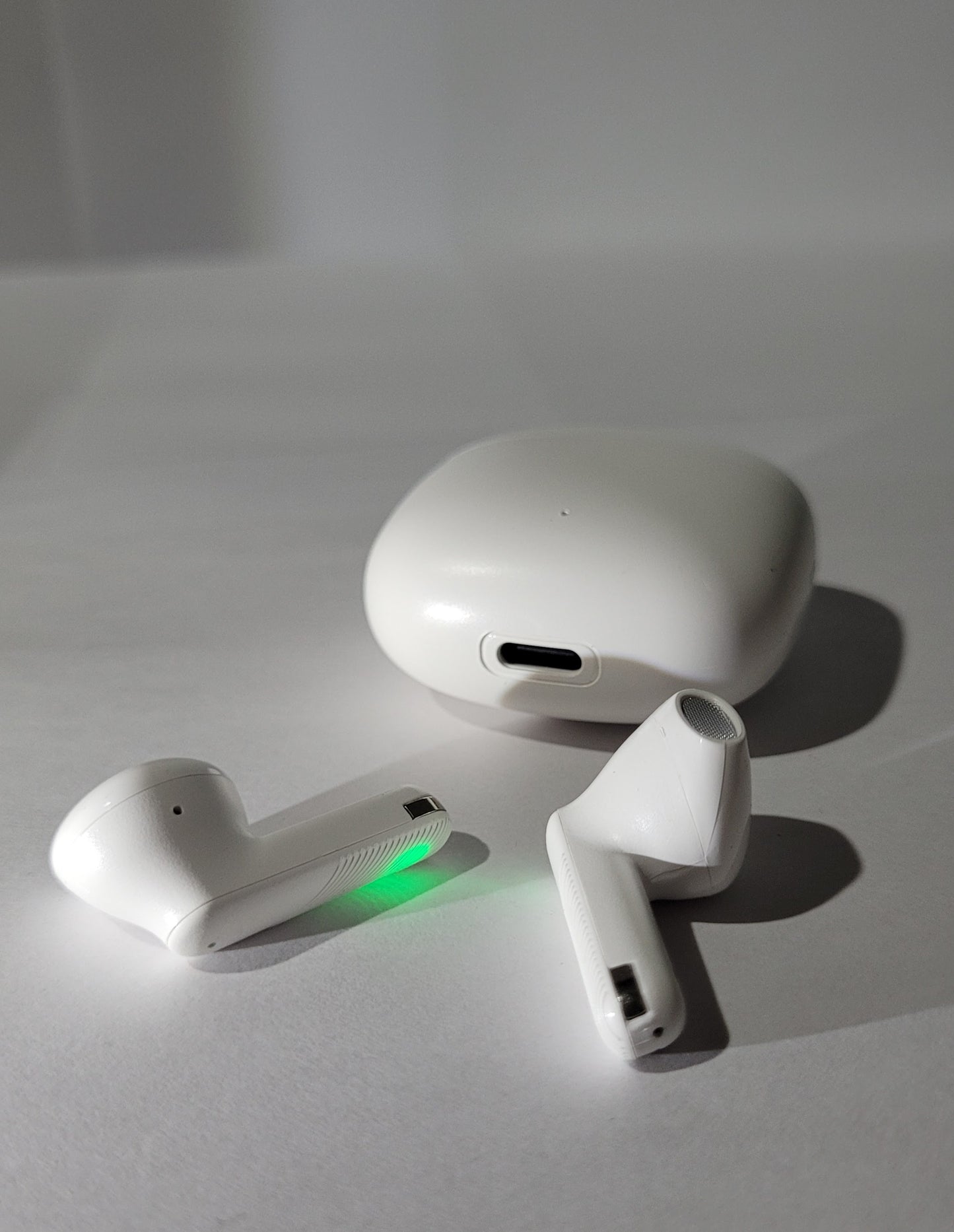 Audífonos inalámbricos estilo AirPods